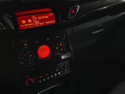 Vendo Citroën DS3 2010 - 8490 EUR, 162463 km - AUTO.MOTO.pt