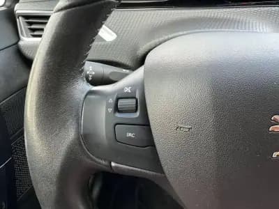 Sell Peugeot 208 2019 - 10450 EUR, 84000 km - AUTO.MOTO.pt