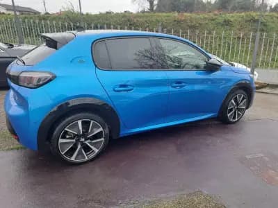 Sell Peugeot e-208 2021 - 16780 EUR, 61770 km - AUTO.MOTO.pt