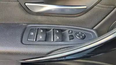 Vendo BMW 320 2018 - 21500 EUR, 131572 km - AUTO.MOTO.pt