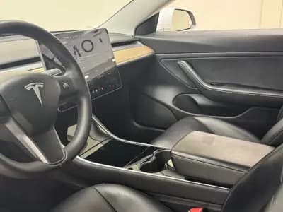 Sell Tesla Model 3 2019 - 24890 EUR, 118800 km - AUTO.MOTO.pt