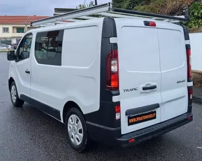 Vendo Renault Trafic 2018 - 16490 EUR, 152226 km - AUTO.MOTO.pt
