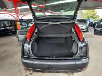 Vendo Ford Focus 2002 - 2950 EUR, 222606 km - AUTO.MOTO.pt
