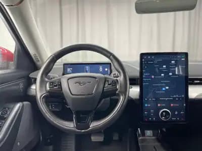 Vendo Ford Mustang Mach-E 2021 - 24999 EUR, 140000 km - AUTO.MOTO.pt