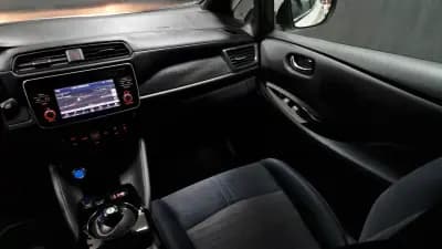 Sell Nissan Leaf 2018 - 17950 EUR, 108446 km - AUTO.MOTO.pt