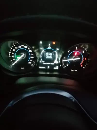 Sell Jaguar XF Sportbrake 2017 - 19750 EUR, 195000 km - AUTO.MOTO.pt