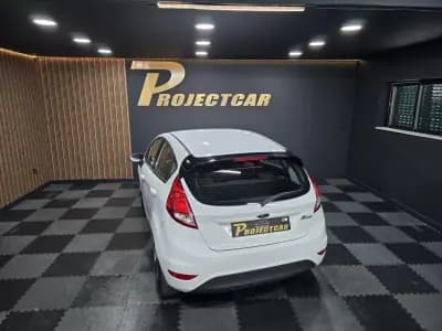 Sell Ford Fiesta 2015 - 10750 EUR, 165000 km - AUTO.MOTO.pt
