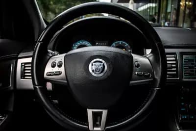 Sell Jaguar XF 2010 - 13990 EUR, 241933 km - AUTO.MOTO.pt