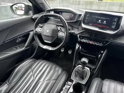 Vendo Peugeot 2008 2021 - 17900 EUR, 95000 km - AUTO.MOTO.pt