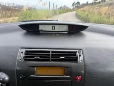 Vendo Citroën C4 2009 - 4950 EUR, 218000 km - AUTO.MOTO.pt