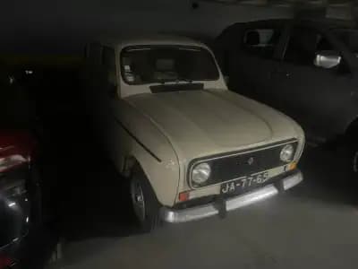 Vendo Renault 4 1985 - 4750 EUR, 170000 km - AUTO.MOTO.pt