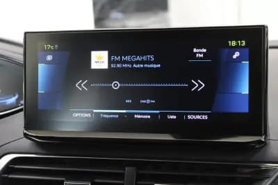 Vendo Peugeot 3008 2021 - 22990 EUR, 110993 km - AUTO.MOTO.pt