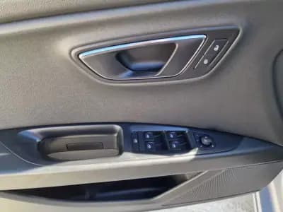 Sell SEAT Leon ST 2017 - 14999 EUR, 140289 km - AUTO.MOTO.pt