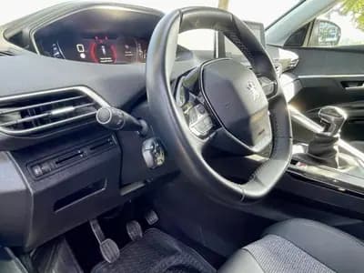 Vendo Peugeot 5008 2020 - 20980 EUR, 74000 km - AUTO.MOTO.pt