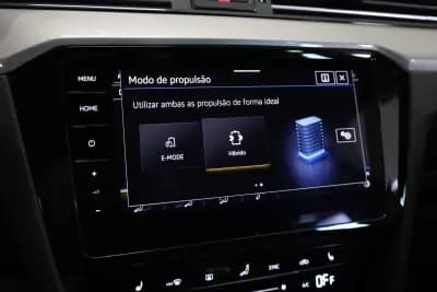 Vendo Volkswagen Passat Variant 2021 - 25990 EUR, 70682 km - AUTO.MOTO.pt