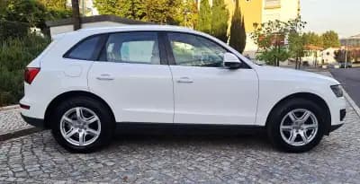 Vendo Audi Q5 2011 - 17500 EUR, 175000 km - AUTO.MOTO.pt