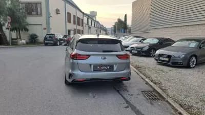 Vendo Kia Ceed SW 2018 - 12890 EUR, 154828 km - AUTO.MOTO.pt