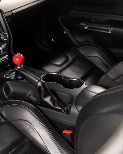 Vendo Ford Mustang 2016 - 47950 EUR, 107000 km - AUTO.MOTO.pt