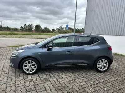 Sell Renault Clio 2019 - 11490 EUR, 113000 km - AUTO.MOTO.pt