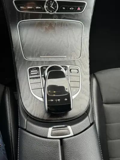 Vendo Mercedes-Benz E 220 2017 - 34999 EUR, 179000 km - AUTO.MOTO.pt