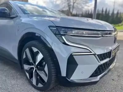 Vendo Renault Mégane E-Tech 2022 - 24999 EUR, 101000 km - AUTO.MOTO.pt