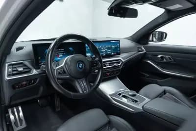 Vendo BMW 330 2023 - 43950 EUR, 44000 km - AUTO.MOTO.pt