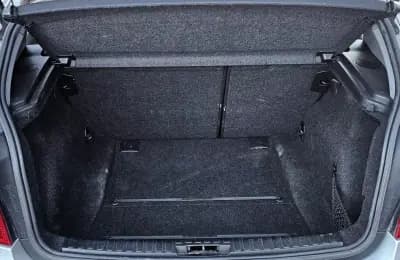 Vendo BMW 118 2018 - 9999 EUR, 300000 km - AUTO.MOTO.pt