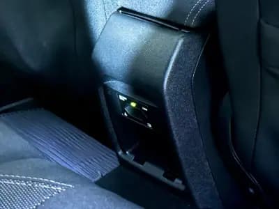 Sell Peugeot 308 SW 2015 - 13500 EUR, 199202 km - AUTO.MOTO.pt