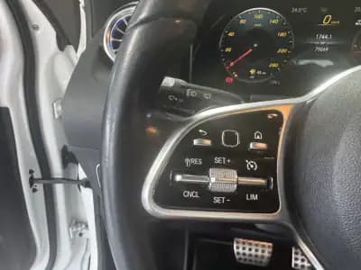 Vendo Mercedes-Benz GLA 200 2022 - 41500 EUR, 75069 km - AUTO.MOTO.pt