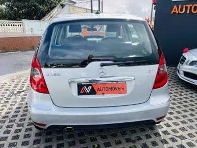 Vendo Mercedes-Benz A 180 2010 - 9950 EUR, 118057 km - AUTO.MOTO.pt