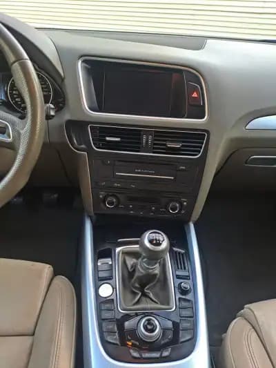 Vendo Audi Q5 2011 - 17500 EUR, 175000 km - AUTO.MOTO.pt