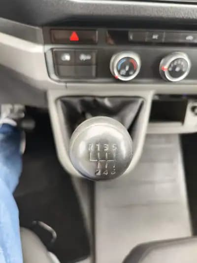 Vendo Volkswagen Crafter 2019 - 17980 EUR, 250000 km - AUTO.MOTO.pt