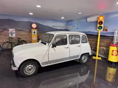 Vendo Renault 4 1992 - 5500 EUR, 144000 km - AUTO.MOTO.pt