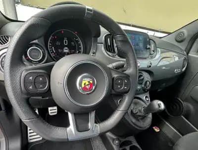 Vendo Abarth 595 2022 - 25900 EUR, 350 km - AUTO.MOTO.pt