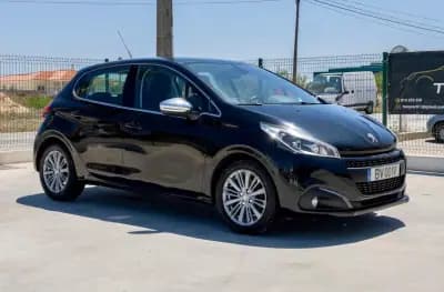 Sell Peugeot 208 2015 - 10990 EUR, 152900 km - AUTO.MOTO.pt