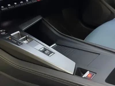 Vendo Peugeot 308 2021 - 25000 EUR, 58000 km - AUTO.MOTO.pt