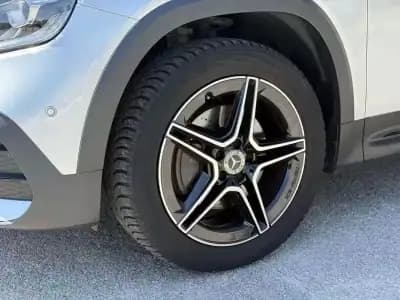 Vendo Mercedes-Benz GLB 200 2021 - 39999 EUR, 132000 km - AUTO.MOTO.pt