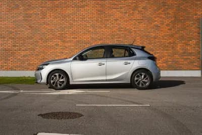 Vendo Opel Corsa 2023 - 13900 EUR, 53100 km - AUTO.MOTO.pt