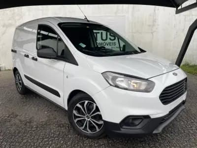 Vendo Ford Transit Courier 2022 - 15000 EUR, 51442 km - AUTO.MOTO.pt