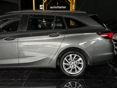 Vendo Opel Astra Sports Tourer 2020 - 13990 EUR, 89500 km - AUTO.MOTO.pt