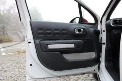 Vendo Citroën C3 2016 - 10990 EUR, 138000 km - AUTO.MOTO.pt