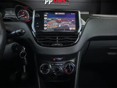 Sell Peugeot 2008 2017 - 14450 EUR, 150000 km - AUTO.MOTO.pt