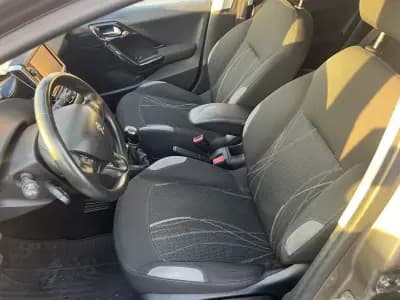 Sell Peugeot 208 2012 - 6950 EUR, 140981 km - AUTO.MOTO.pt