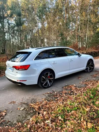 Vendo Audi A4 Avant 2017 - 22990 EUR, 183300 km - AUTO.MOTO.pt
