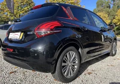 Vendo Peugeot 208 2016 - 9500 EUR, 133450 km - AUTO.MOTO.pt