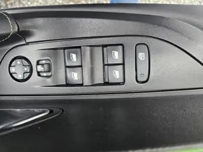 Sell Peugeot 2008 2021 - 19500 EUR, 61150 km - AUTO.MOTO.pt