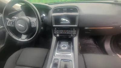 Vendo Jaguar F-Pace 2018 - 37990 EUR, 86000 km - AUTO.MOTO.pt