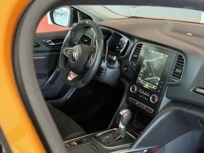 Sell Renault Mégane 2019 - 49990 EUR, 11812 km - AUTO.MOTO.pt