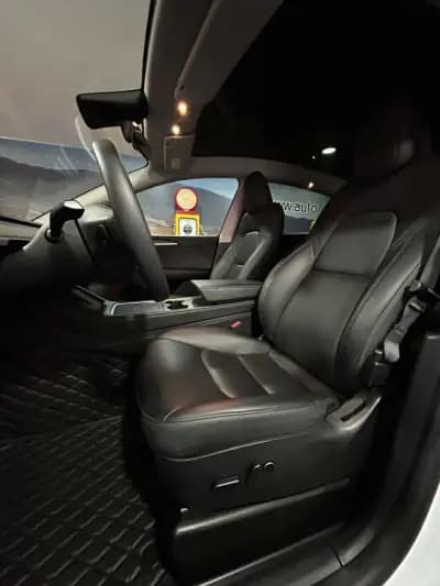 Vendo Tesla Model Y 2022 - 33000 EUR, 80000 km - AUTO.MOTO.pt