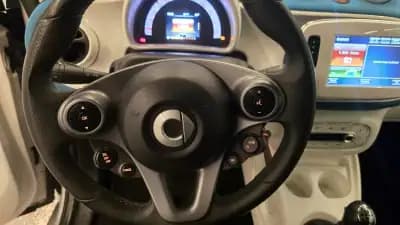 Vendo Smart Fortwo Cabrio 2014 - 8900 EUR, 145888 km - AUTO.MOTO.pt